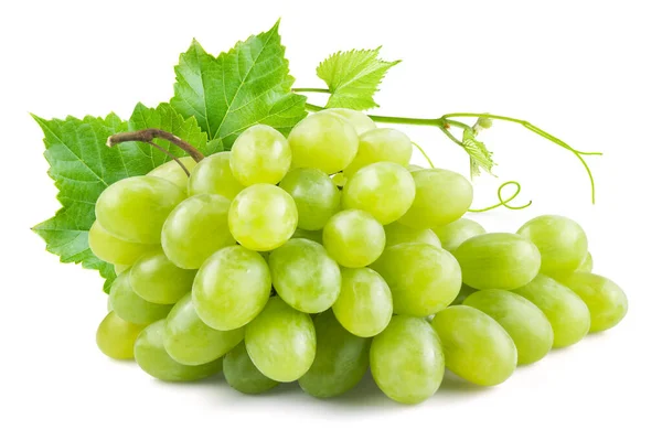 Grüne Trauben Mit Blättern Isoliert Auf Weiß — Stockfoto