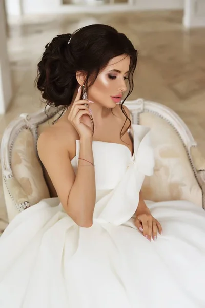 güzel genç kadın gelin gelinlik