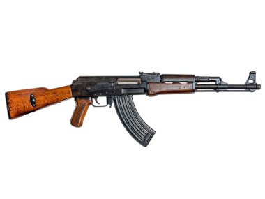 Beyaz bir arka plan üzerinde beyaz bir arka plan üzerinde AK 47 Kalaşnikof saldırı tüfeği
