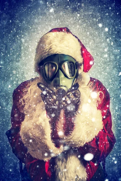 圣诞老人与防毒面具的照片 — 图库照片