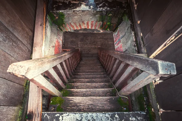 Old wooden stairs — Stockfoto