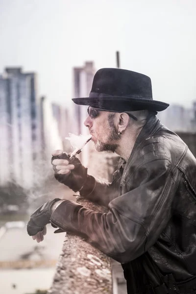 Portrait Man Smoking Pipe Selective Focus — Stock Photo, Image