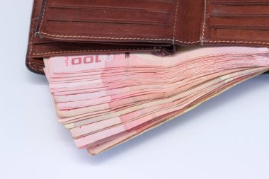 Bir cüzdan para belirli bir miktar ile 