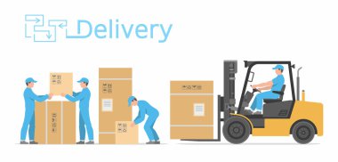 Adam forklift kullanıyor.