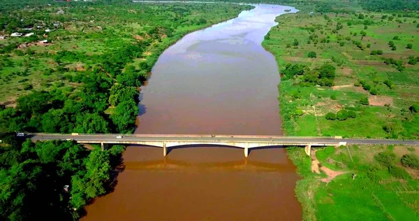 Ponte Estrada Rio Natureza Visão Aeriana Uma Infraestrutura — Fotografia de Stock