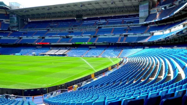 Foto Dentro Estadio Fútbol Sin Nadie Durante Riego —  Fotos de Stock