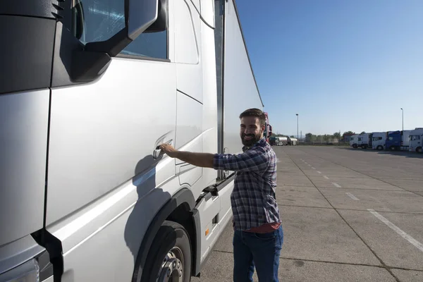 Vrachtwagenchauffeur. — Stockfoto