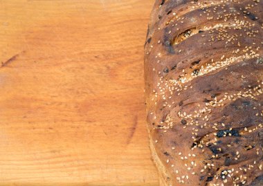 ev yapımı beyaz ekmek ile kuru üzüm