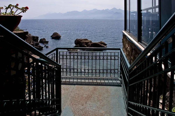 Žebřík Moři Pohled Výšky Moře Skály Hory — Stock fotografie
