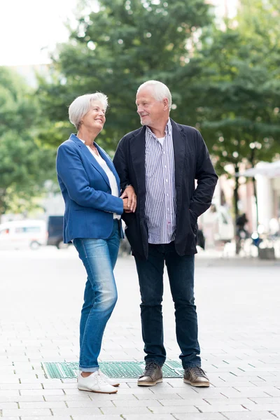 Casal sénior ativo — Fotografia de Stock