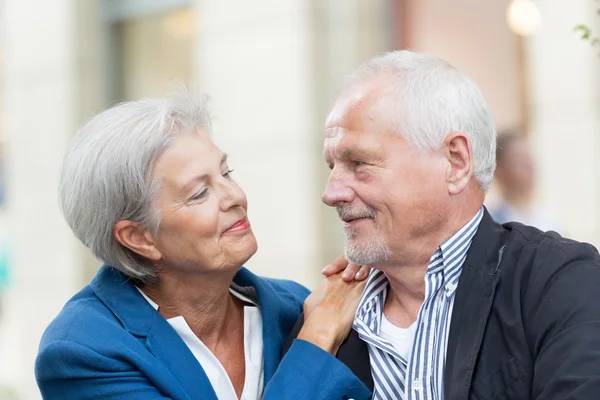 Actief senior koppel — Stockfoto