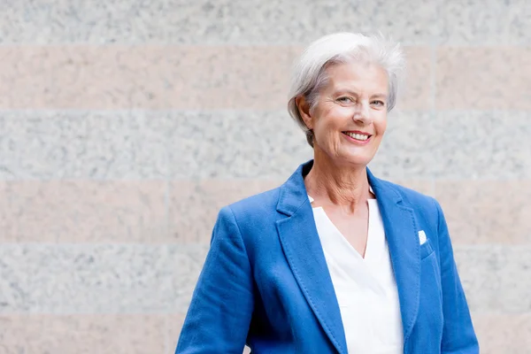 Mujer mayor sonriente —  Fotos de Stock