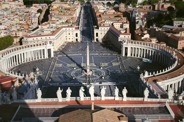 Piazza San Pietro vagy Szent Péter tér, Vatikánváros, Róma, Olaszország. — Stock Fotó