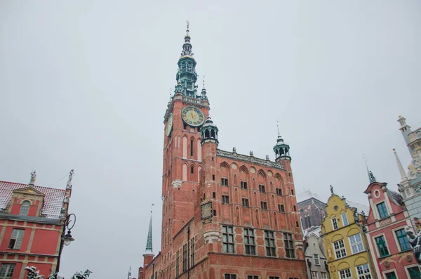 Main City Hall and Dlugi Targ Square in the Old City Center of Gdansk, Poland — Stock Photo, Image