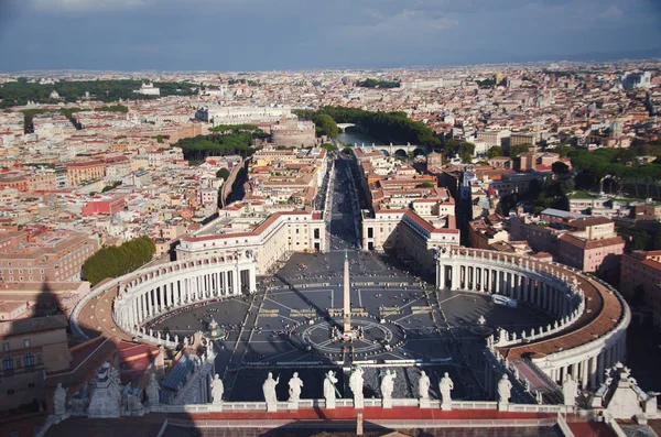 Piazza San Pietro vagy Szent Péter tér, Vatikánváros, Róma, Olaszország. — Stock Fotó