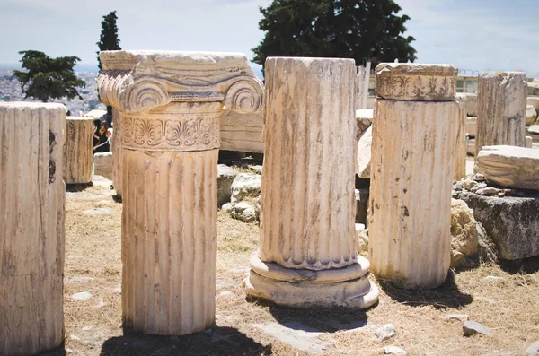 Del av en kolonn i antikens Akropolis, Grekland — Stockfoto