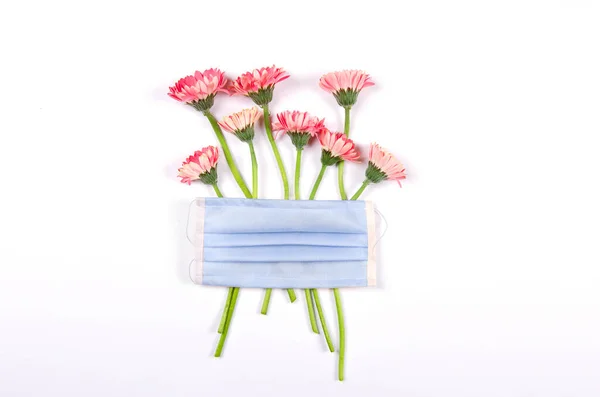 Quarantine Concept Face Medical Mask Pink Herbera Flowers Flat Lay — Stock Photo, Image