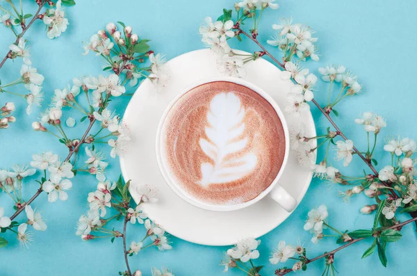 Xícara Café Com Arte Latte Flor Cereja Primavera — Fotografia de Stock