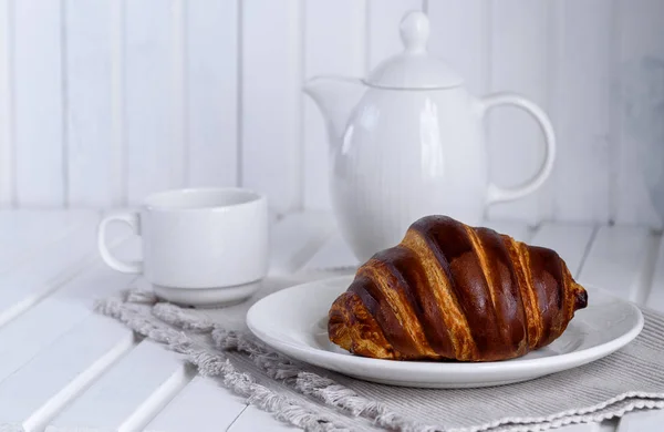 프랑스 크로 상와 커피와 함께 아침 식사 — 스톡 사진