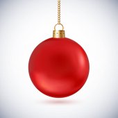 Červené matné vánoční koule se zlatým řetězem, izolované na bílém ba