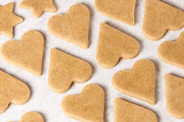 Zencefilli bisküvi hamur. Yıldız ve kalp