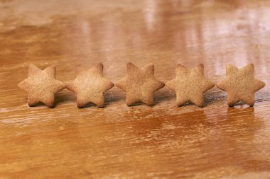 Beş yıldız. Zencefilli kurabiye. Lezzetli tatlı