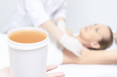 Epilasyon. Kozmetik prosedür. Sağlık ve güzellik. Parlak cilt