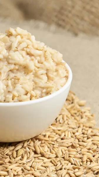 Oatmeal breakfast bowl. Organic healthy food pure — Stock Photo, Image