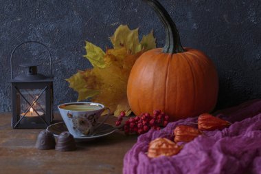 evde sonbahar Compsition