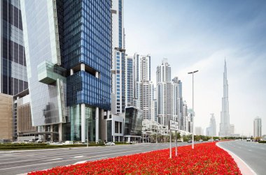 Dubai şehir merkezi ve Uluslararası Dubai Kongre ve Sergi Sarayı Kulesi