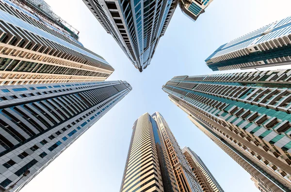 Vysoké mrakodrapy v Dubaji — Stock fotografie
