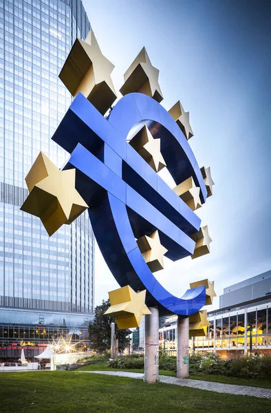 Διάσημο σύμβολο του ευρώ — Φωτογραφία Αρχείου