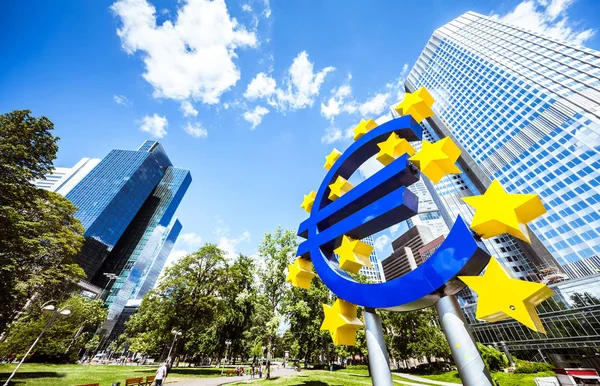 Euro currency sign at ECB — Stock Photo, Image