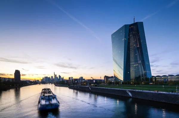 Europäische Zentralbank in Frankfurt — Stockfoto