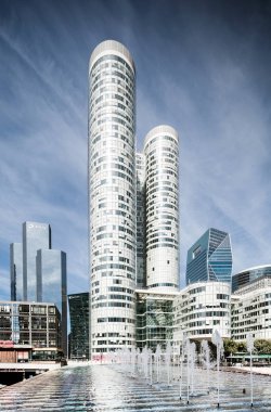 La Défense merkezleri içinde gökdelenler