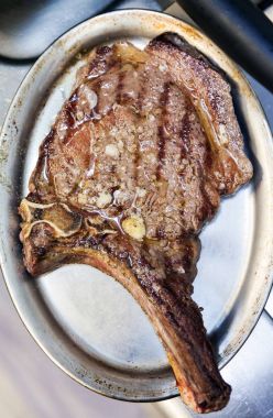 Kuru antrikot biftek servis