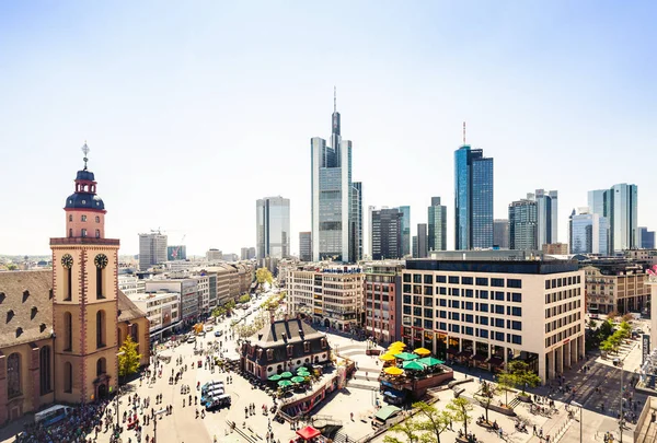 Frankfurt do centra náměstí — Stock fotografie