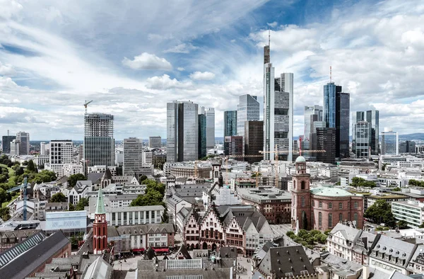 Міський пейзаж з сучасною архітектурою Frankfurt city — стокове фото