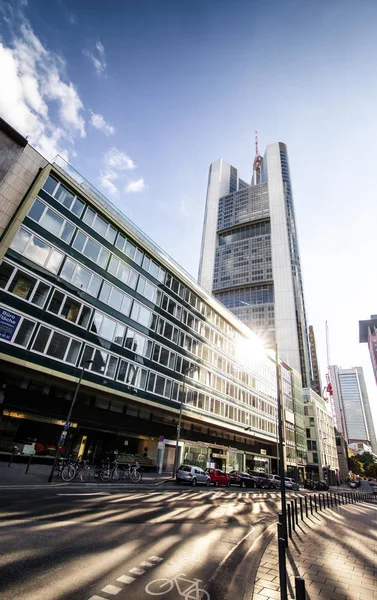 Paisaje urbano con escena callejera de Frankfurt Fotos de stock libres de derechos