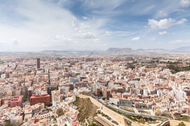 Cityscape görünümü Dağları ile