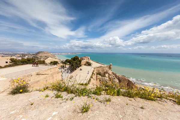 Vecchia roccaforte sulla riva del mare — Foto Stock