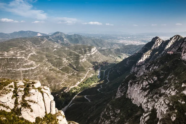 Όμορφη mountainscape και στον ορίζοντα Εικόνα Αρχείου