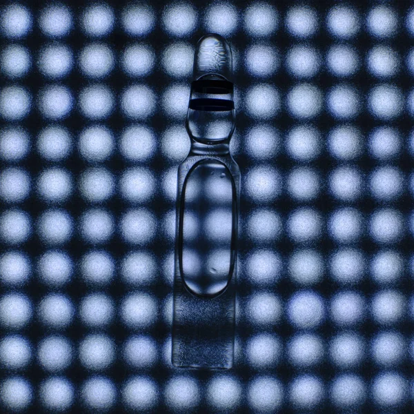 Bu bir ampul ilaç. VACCINE COVID-19 yazıtları var.