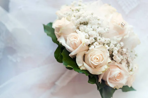 Detalhe Rosa Buquê Rosas Frescas Com Gypsophila Paniculata Cerimônia Casamento — Fotografia de Stock