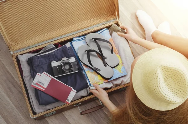 Young Woman Hat Sitting Wooden Floor Open Travel Bag — Stock Photo, Image