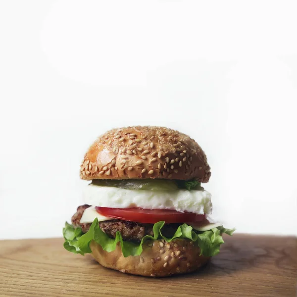 Burger Fehér Háttér Élelmiszer Koncepció — Stock Fotó