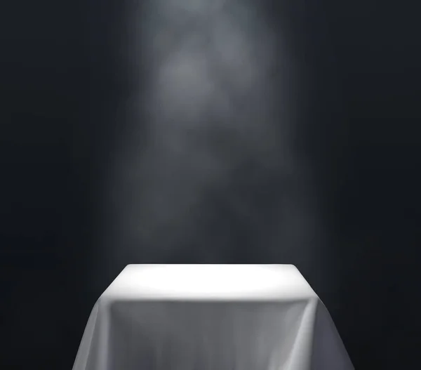 Mesa Iluminada Con Tela Blanca Sobre Fondo Negro — Foto de Stock