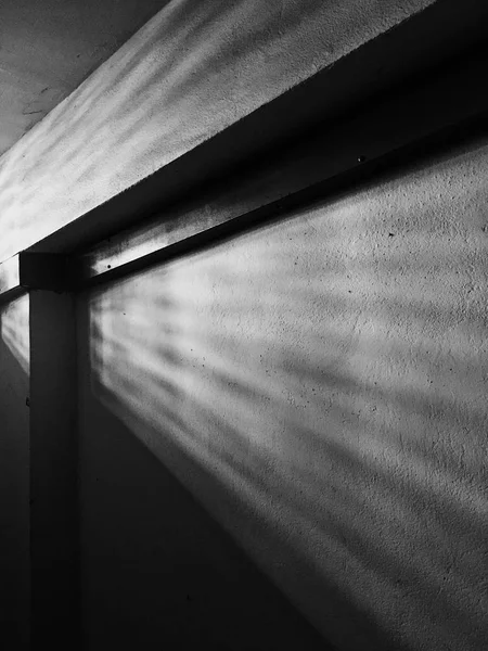 Lumière Soleil Brille Travers Porte Dans Bâtiment — Photo