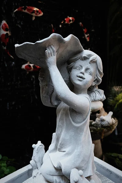 Piękno Słodkie Posąg Anioła Ogrodzie — Zdjęcie stockowe
