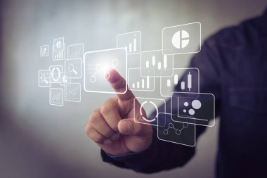 Büyük veri analizi ve iş karar destek sistemi kavramı.